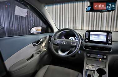 Внедорожник / Кроссовер Hyundai Kona 2018 в 