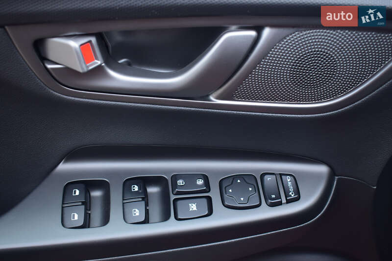 Внедорожник / Кроссовер Hyundai Kona 2019 в Черновцах