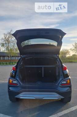 Внедорожник / Кроссовер Hyundai Kona 2018 в 
