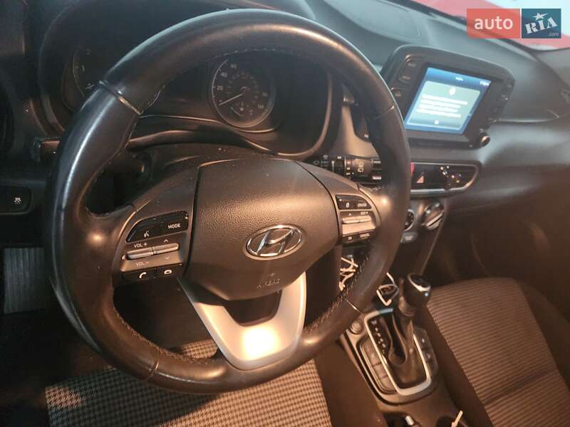 Внедорожник / Кроссовер Hyundai Kona 2018 в Ужгороде