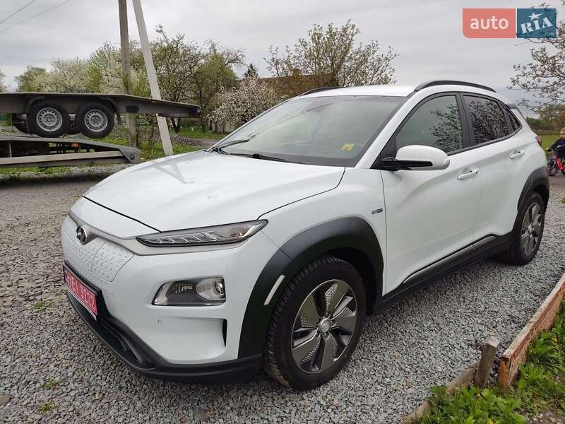 Внедорожник / Кроссовер Hyundai Kona 2018 в Млинове