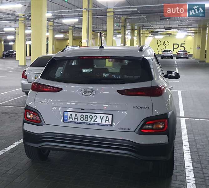 Внедорожник / Кроссовер Hyundai Kona 2019 в Киеве