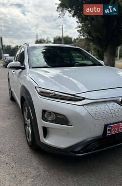 Внедорожник / Кроссовер Hyundai Kona 2019 в 