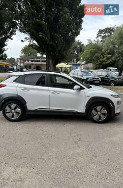 Внедорожник / Кроссовер Hyundai Kona 2019 в 