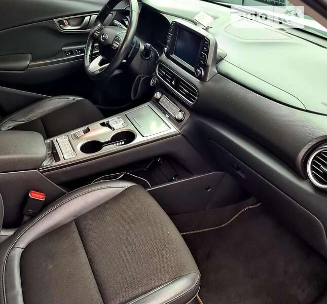 Внедорожник / Кроссовер Hyundai Kona 2019 в Львове