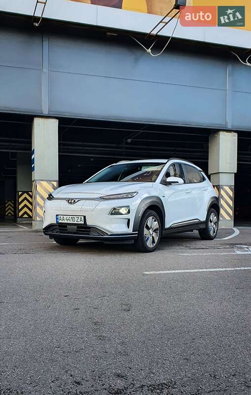 Внедорожник / Кроссовер Hyundai Kona 2018 в Киеве