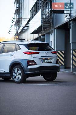 Внедорожник / Кроссовер Hyundai Kona 2018 в Киеве