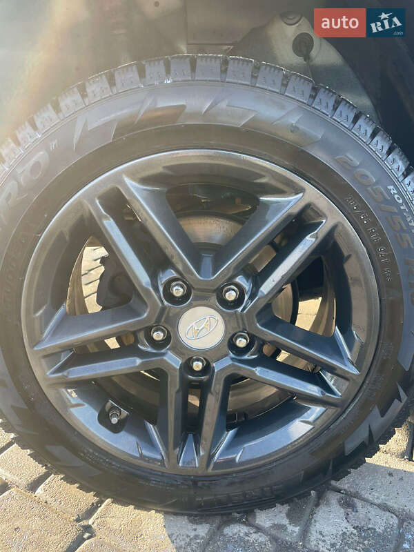 Позашляховик / Кросовер Hyundai Kona 2018 в Львові
