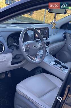 Внедорожник / Кроссовер Hyundai Kona 2020 в 