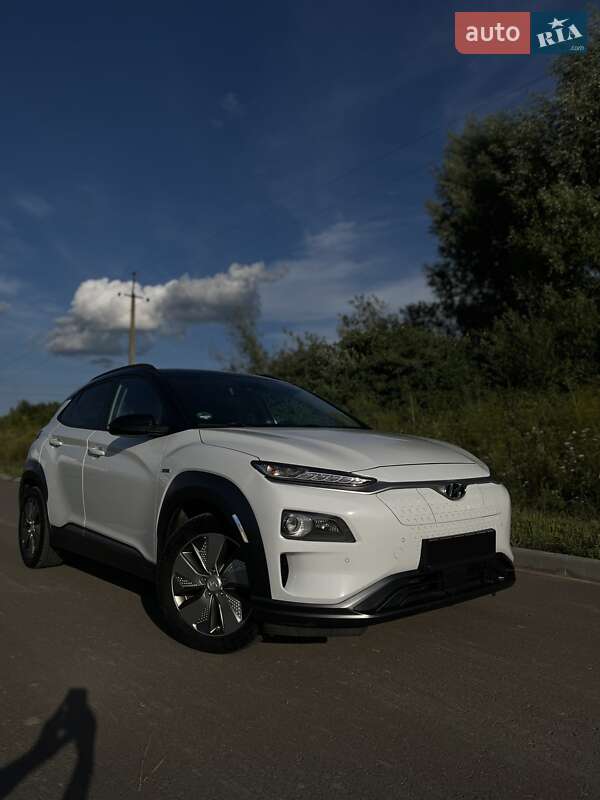 Внедорожник / Кроссовер Hyundai Kona 2018 в Ровно