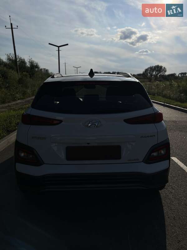 Внедорожник / Кроссовер Hyundai Kona 2018 в Ровно