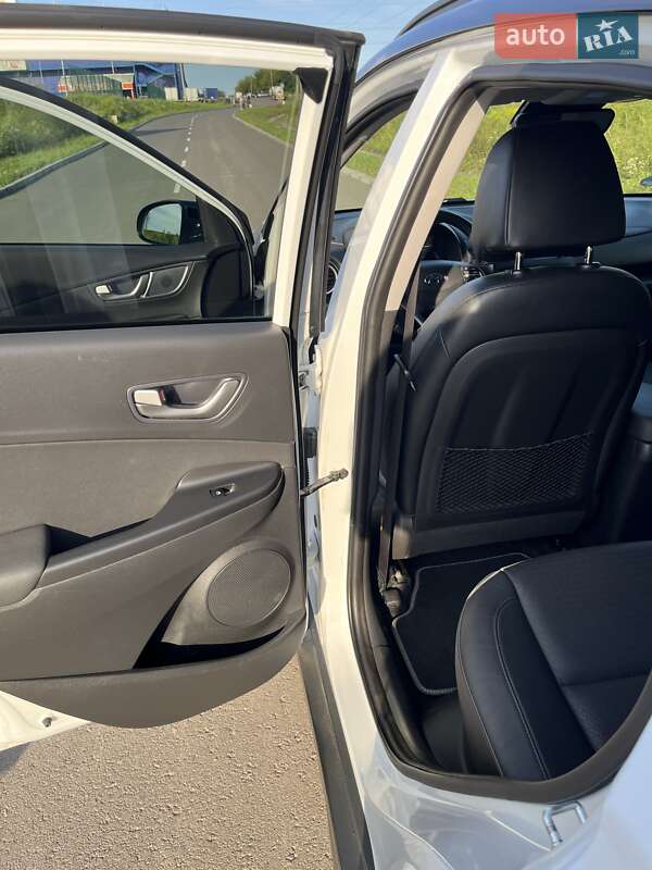 Внедорожник / Кроссовер Hyundai Kona 2018 в Ровно