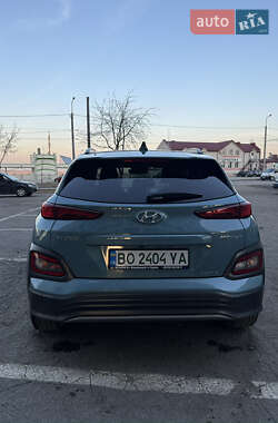 Внедорожник / Кроссовер Hyundai Kona 2018 в 