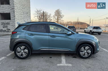 Внедорожник / Кроссовер Hyundai Kona 2018 в 