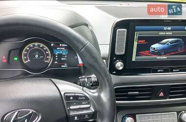 Внедорожник / Кроссовер Hyundai Kona 2019 в 