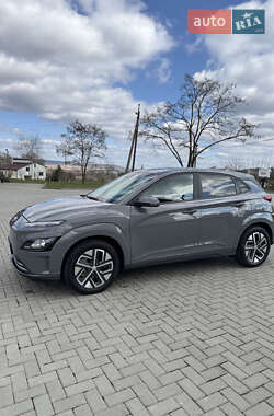 Внедорожник / Кроссовер Hyundai Kona 2022 в 