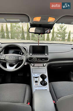 Внедорожник / Кроссовер Hyundai Kona 2022 в 