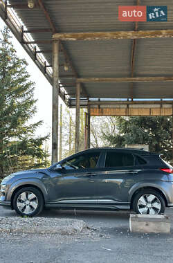 Внедорожник / Кроссовер Hyundai Kona 2019 в 
