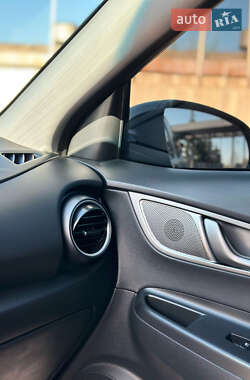 Внедорожник / Кроссовер Hyundai Kona 2019 в 