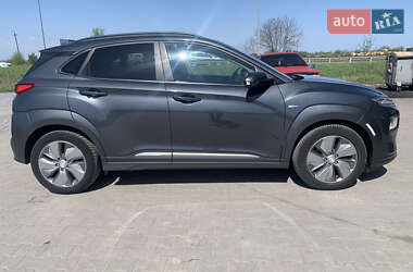 Внедорожник / Кроссовер Hyundai Kona 2020 в 