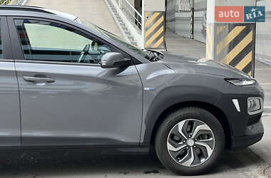 Внедорожник / Кроссовер Hyundai Kona 2020 в 