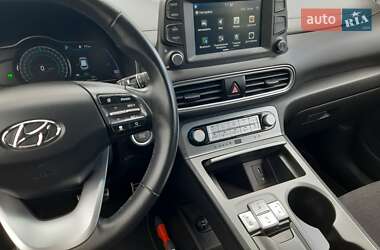 Внедорожник / Кроссовер Hyundai Kona 2020 в 