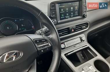 Внедорожник / Кроссовер Hyundai Kona 2020 в 