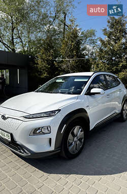 Внедорожник / Кроссовер Hyundai Kona 2020 в 