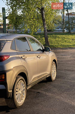 Внедорожник / Кроссовер Hyundai Kona 2018 в 