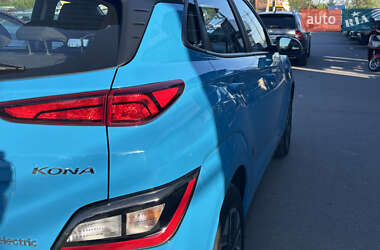 Позашляховик / Кросовер Hyundai Kona 2022 в 