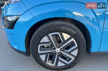 Позашляховик / Кросовер Hyundai Kona 2022 в 