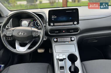 Позашляховик / Кросовер Hyundai Kona 2021 в 