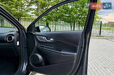 Внедорожник / Кроссовер Hyundai Kona 2020 в 