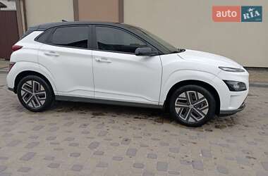 Внедорожник / Кроссовер Hyundai Kona 2022 в 