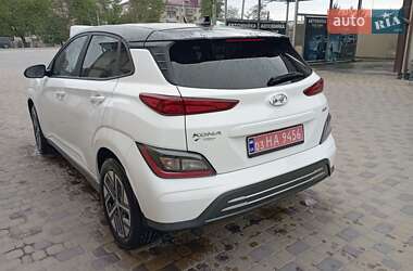 Внедорожник / Кроссовер Hyundai Kona 2022 в 