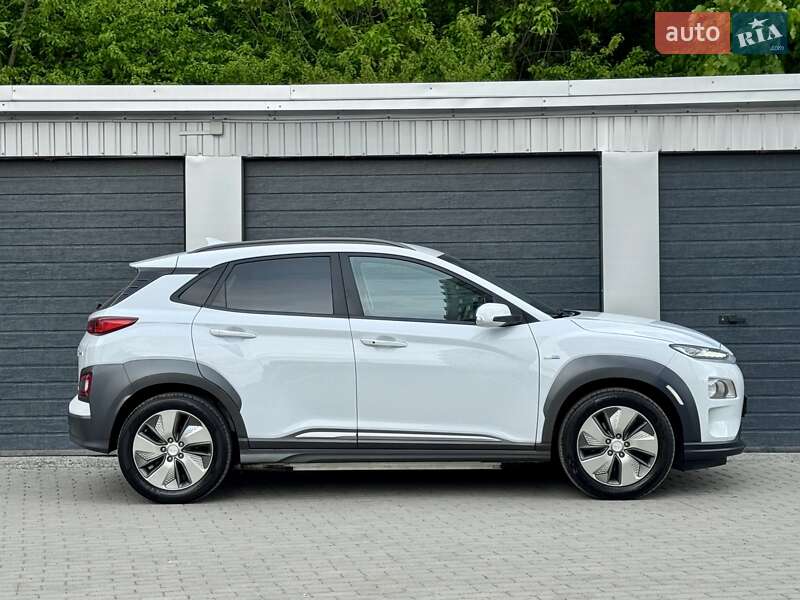 Позашляховик / Кросовер Hyundai Kona 2019 в Тернополі