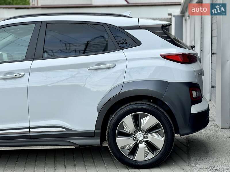 Позашляховик / Кросовер Hyundai Kona 2019 в Тернополі