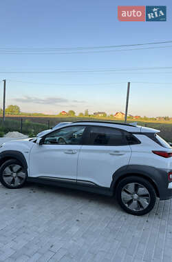 Внедорожник / Кроссовер Hyundai Kona 2018 в 