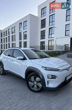 Внедорожник / Кроссовер Hyundai Kona 2018 в 