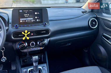 Внедорожник / Кроссовер Hyundai Kona 2021 в 