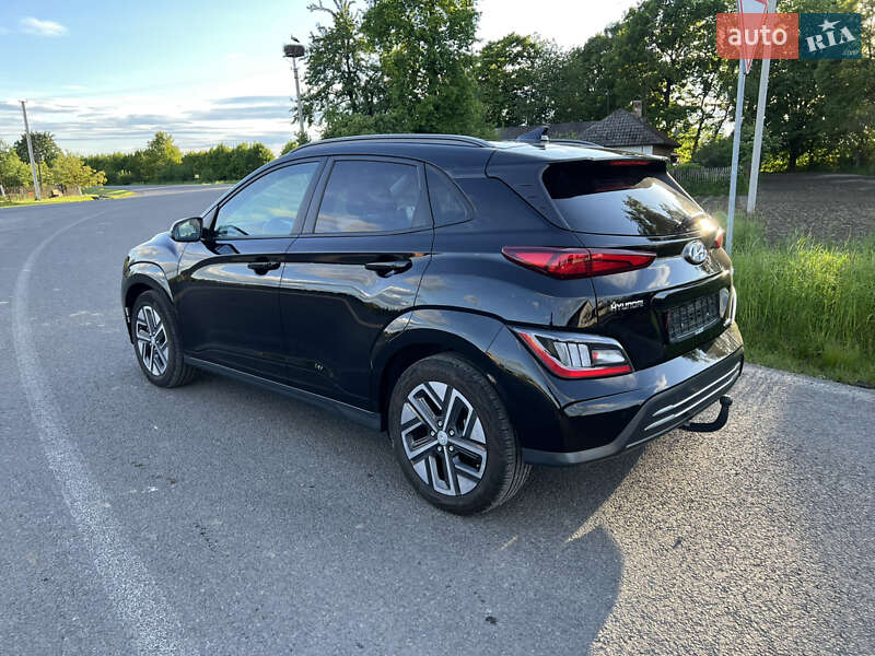 Позашляховик / Кросовер Hyundai Kona 2022 в 