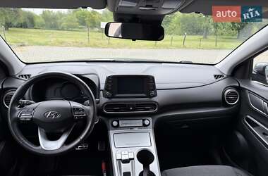 Внедорожник / Кроссовер Hyundai Kona 2020 в 
