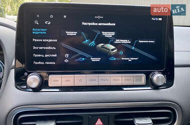 Позашляховик / Кросовер Hyundai Kona 2022 в 