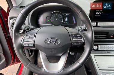Внедорожник / Кроссовер Hyundai Kona 2021 в 