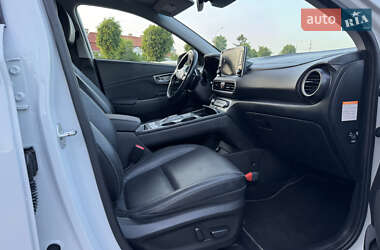Внедорожник / Кроссовер Hyundai Kona 2020 в 