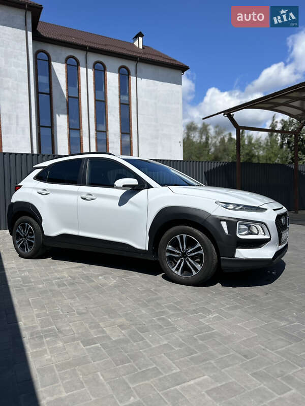 Внедорожник / Кроссовер Hyundai Kona 2020 в 