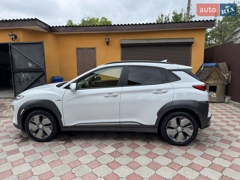 Внедорожник / Кроссовер Hyundai Kona 2019 в Ровно