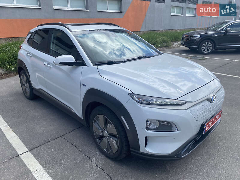 Внедорожник / Кроссовер Hyundai Kona 2019 в 