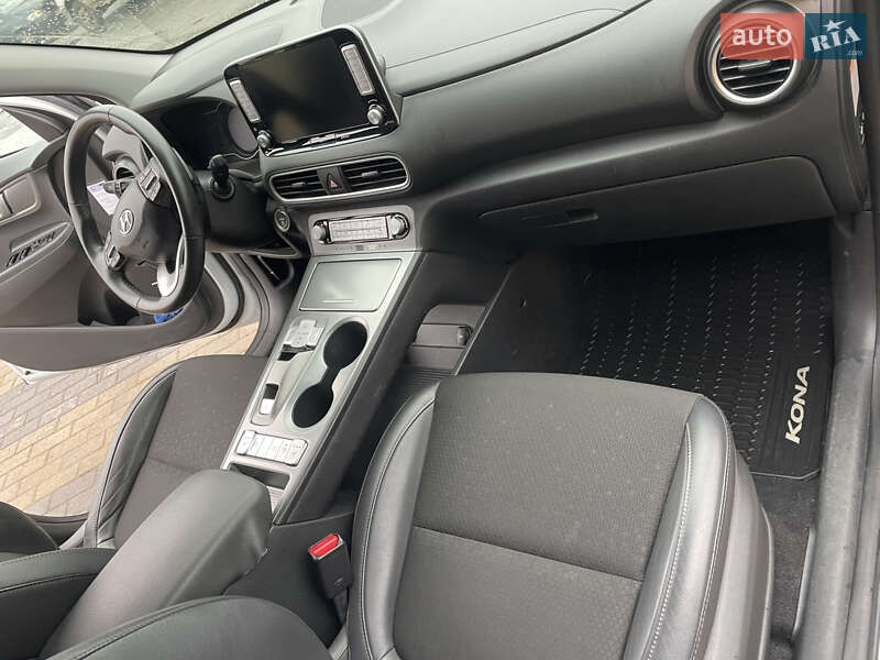 Внедорожник / Кроссовер Hyundai Kona 2019 в Староконстантинове