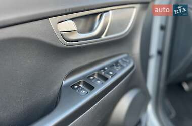 Позашляховик / Кросовер Hyundai Kona 2020 в 